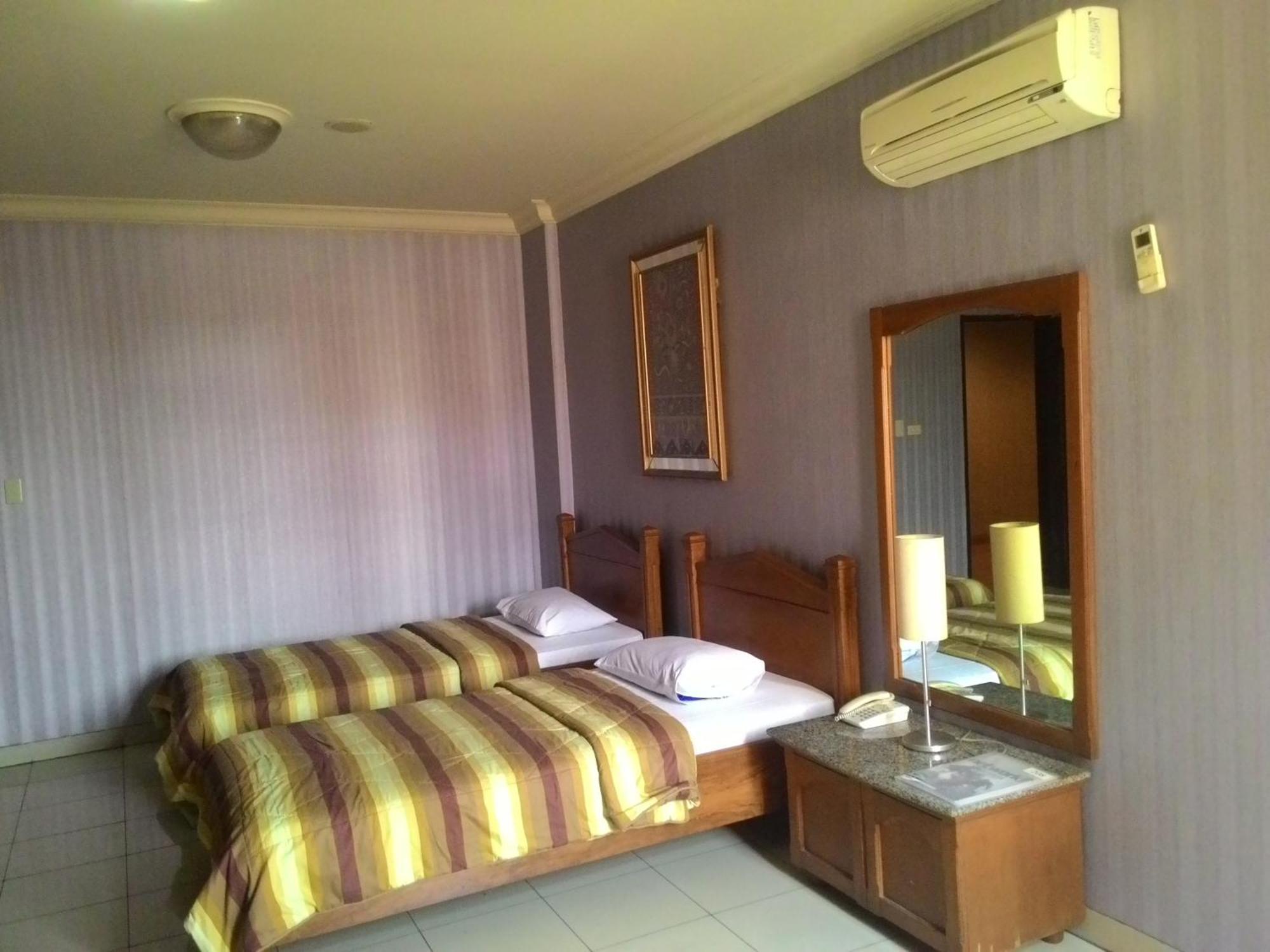 Hotel 678 Kemang Powered By Cocotel 자카르타 외부 사진