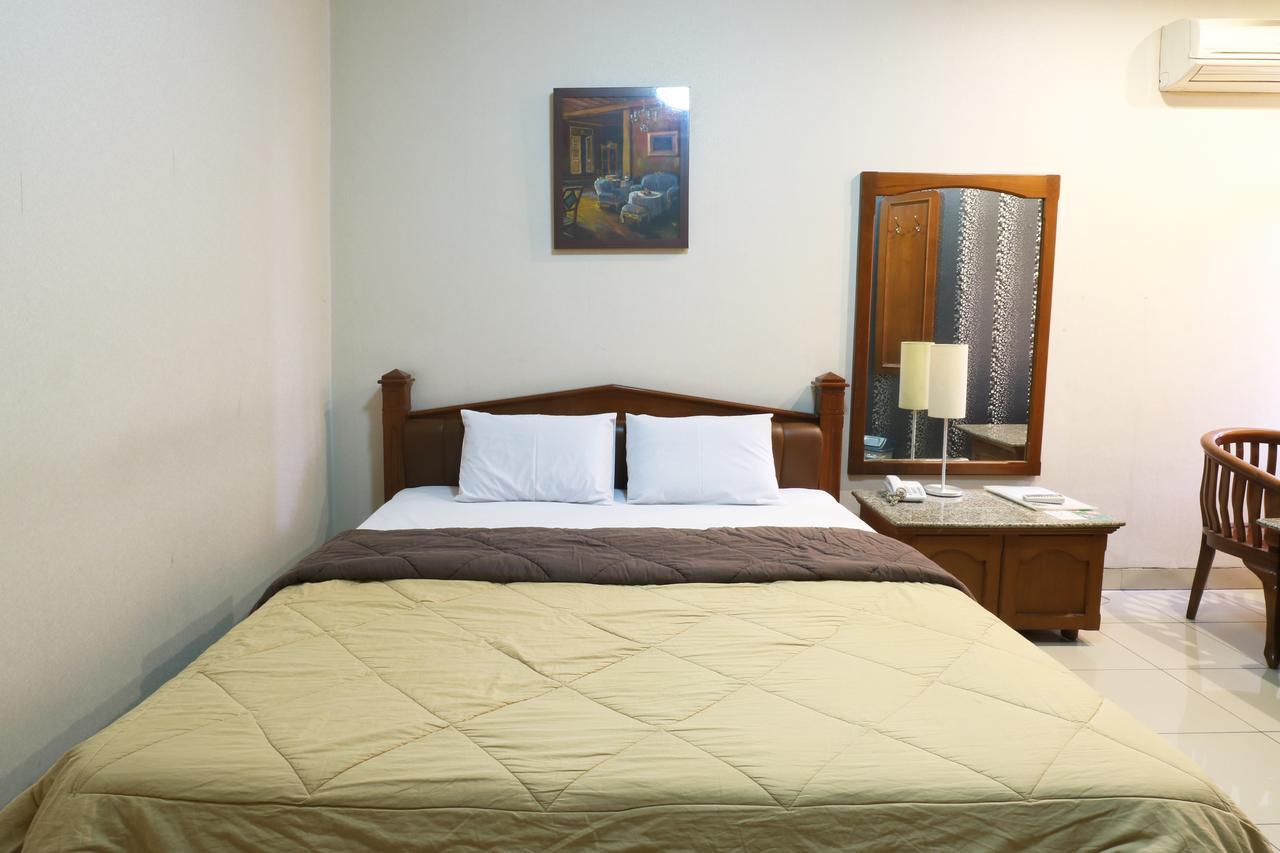 Hotel 678 Kemang Powered By Cocotel 자카르타 외부 사진