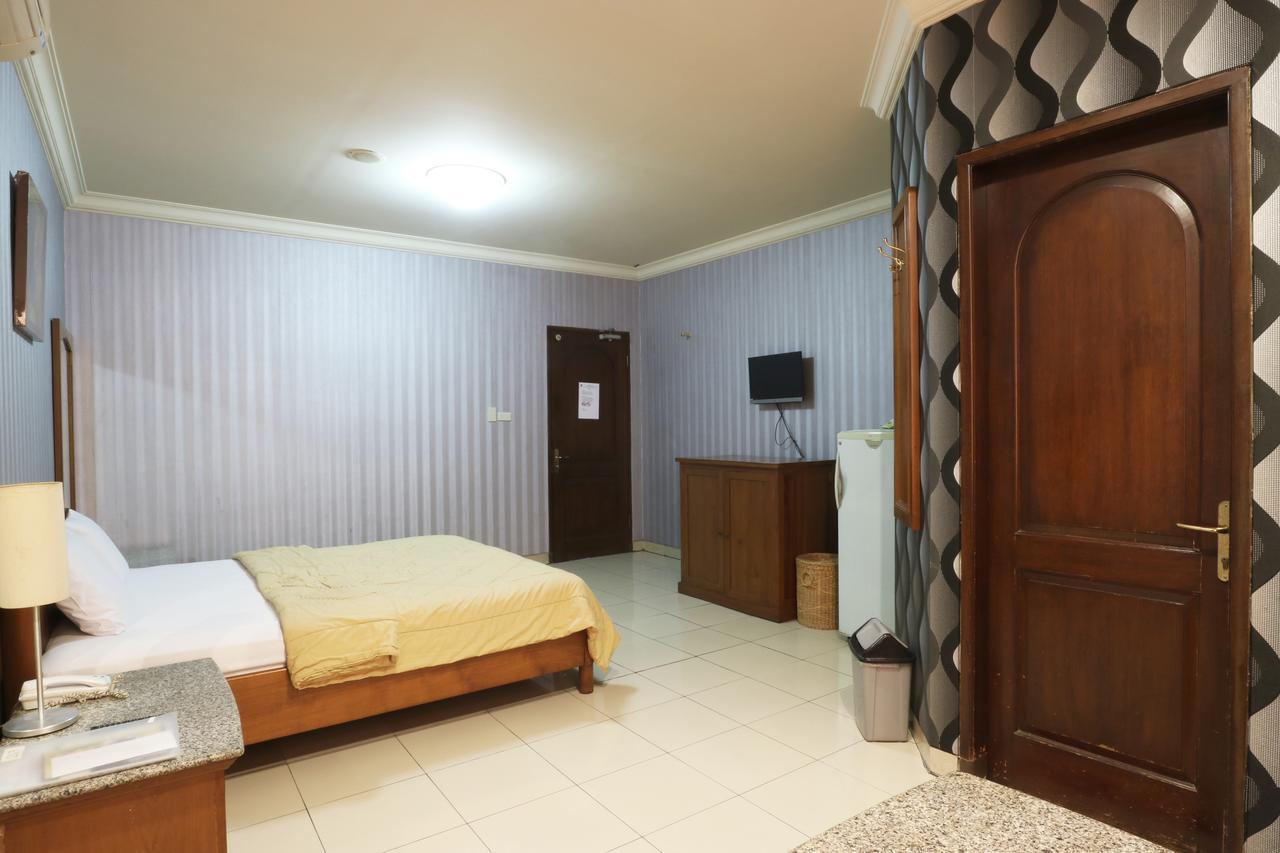Hotel 678 Kemang Powered By Cocotel 자카르타 외부 사진